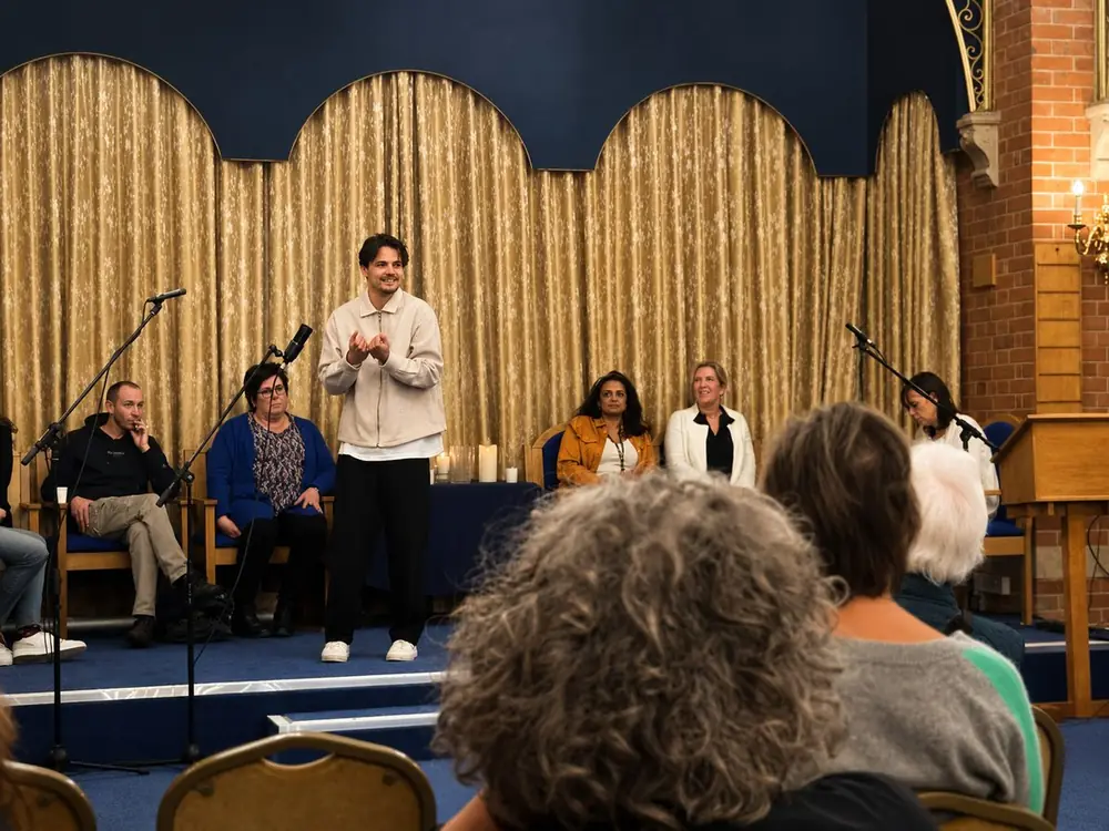 Lucas Ilcken giving a public mediumship demonstration